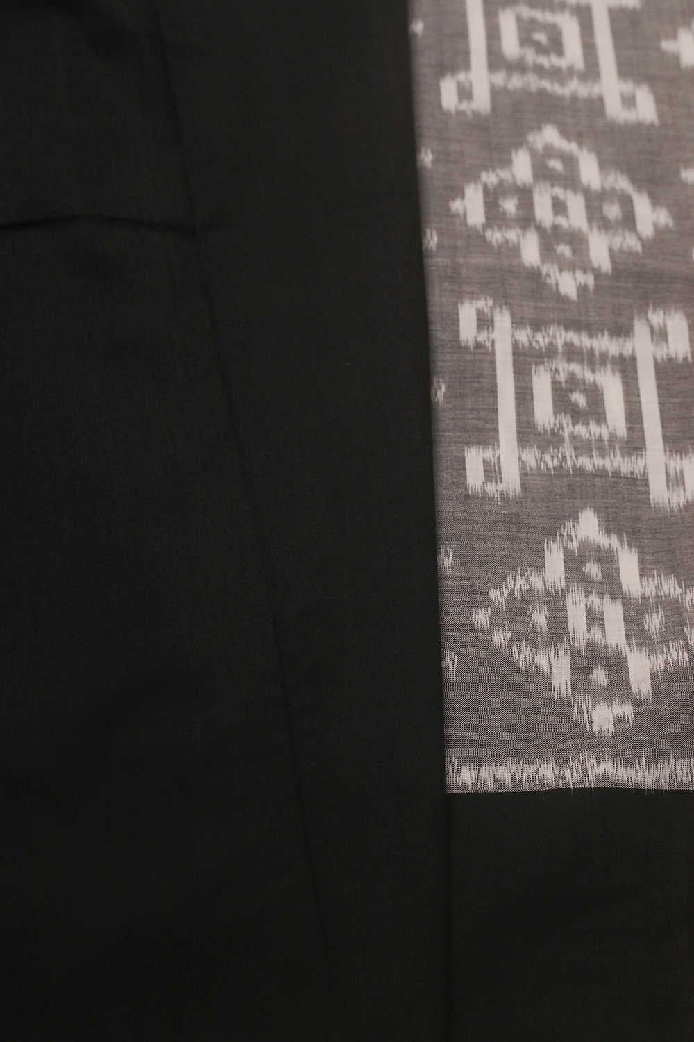Grey with Black Border Ikat Cotton saree - Image 4