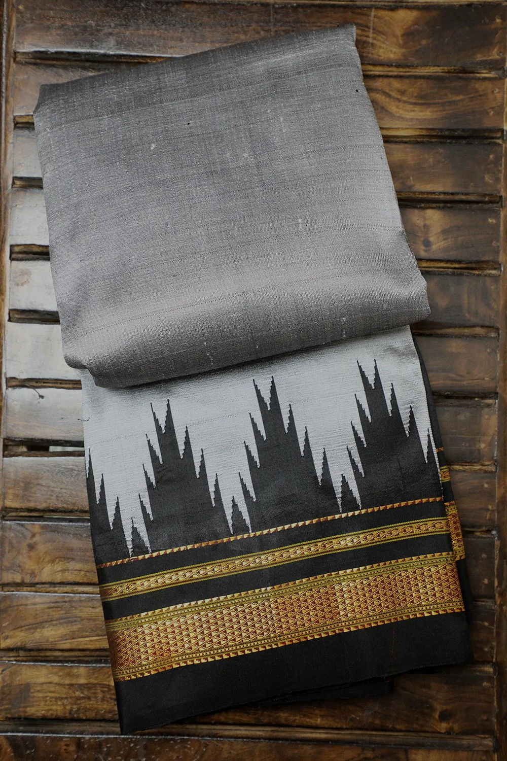 Silver Grey with Black Handwoven Ilkal Silk Saree