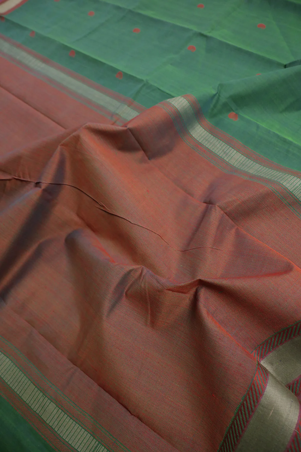 Dual Shaded Dark Green Handwoven Kanchi Cotton Saree - Image 3