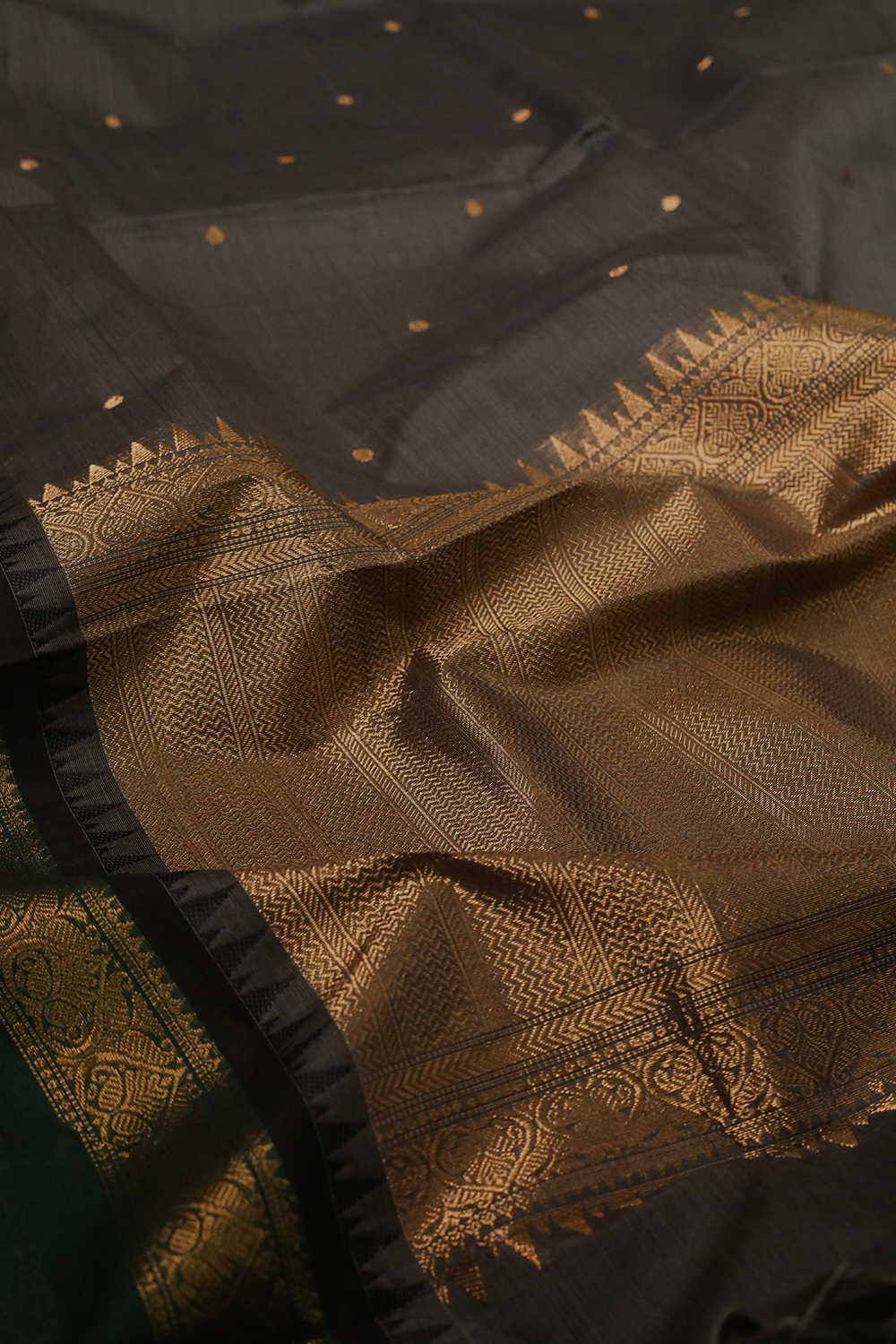 Grey with Green Border Kanchi Cotton Saree - Image 3