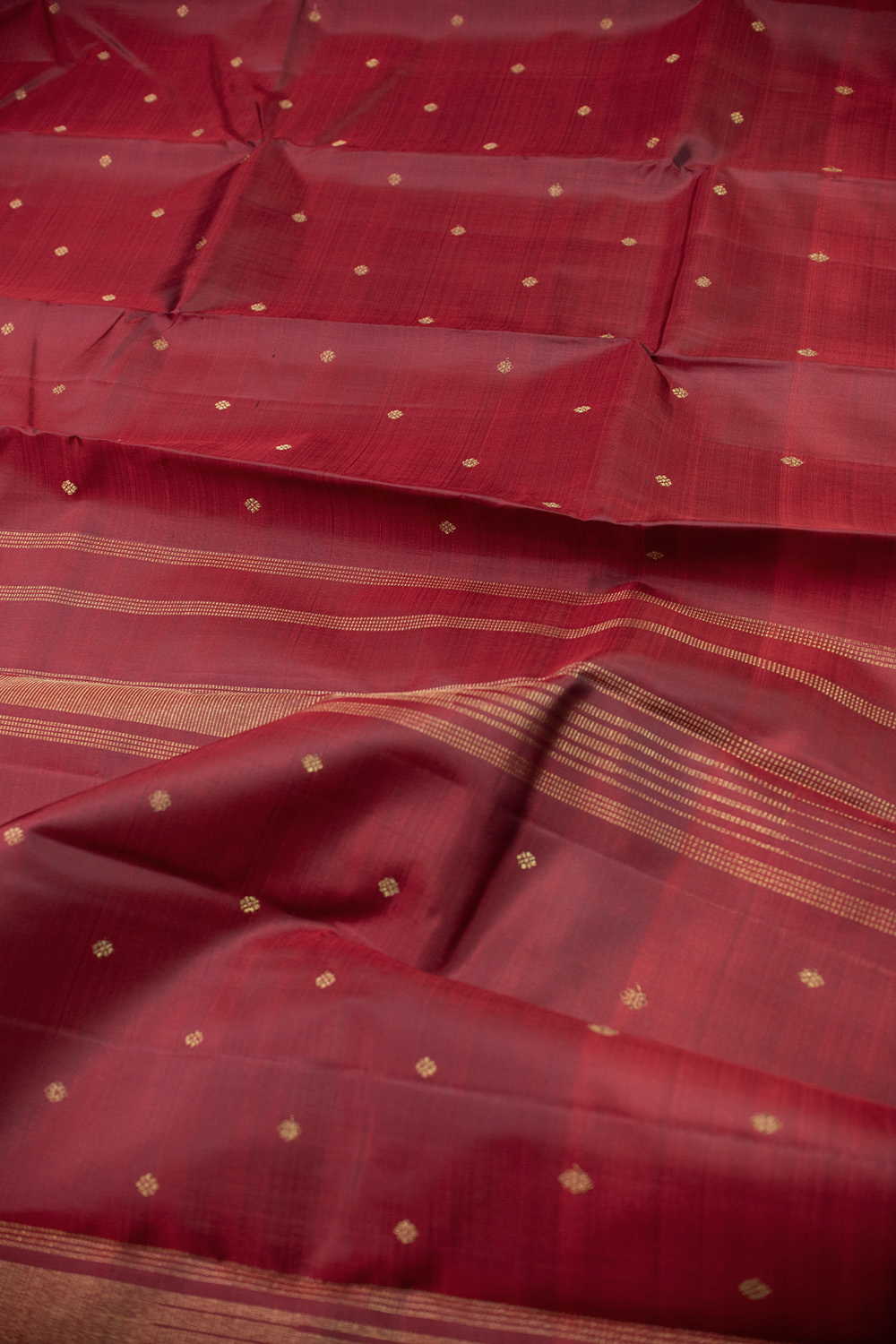 Maroon with Zari Butti Kanchipuram Silk saree - Image 3