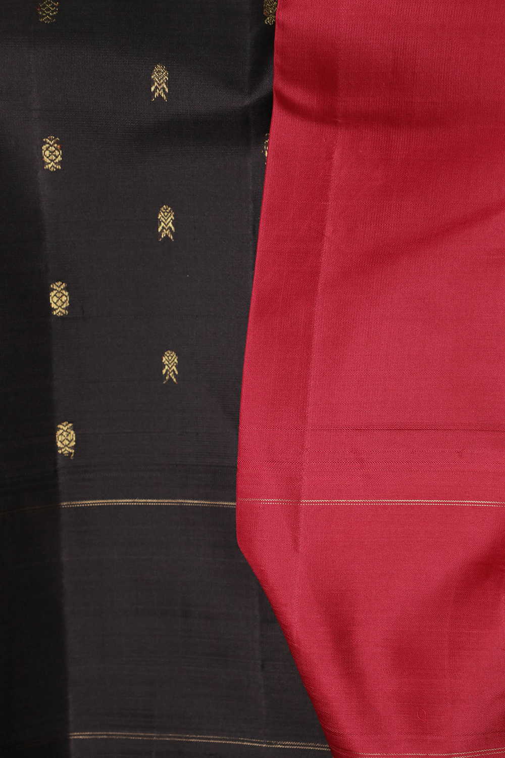 Black with Red Kanchipuram Silk saree - Image 4