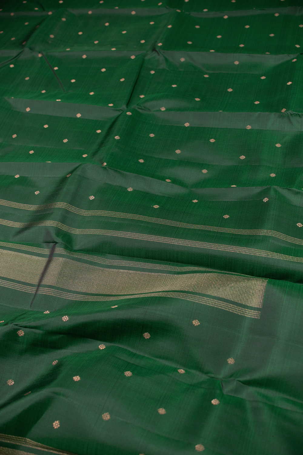 Bottle Green with Zari Motifs Kanchipuram Silk saree - Image 3