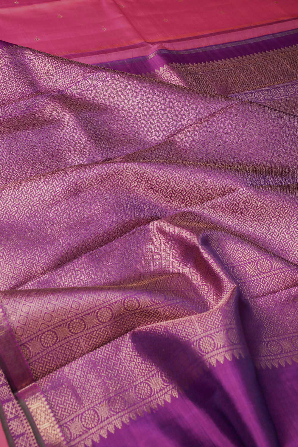 Zari Butti on Dual Shaded Pink Kanchipuram Silk saree - Image 3