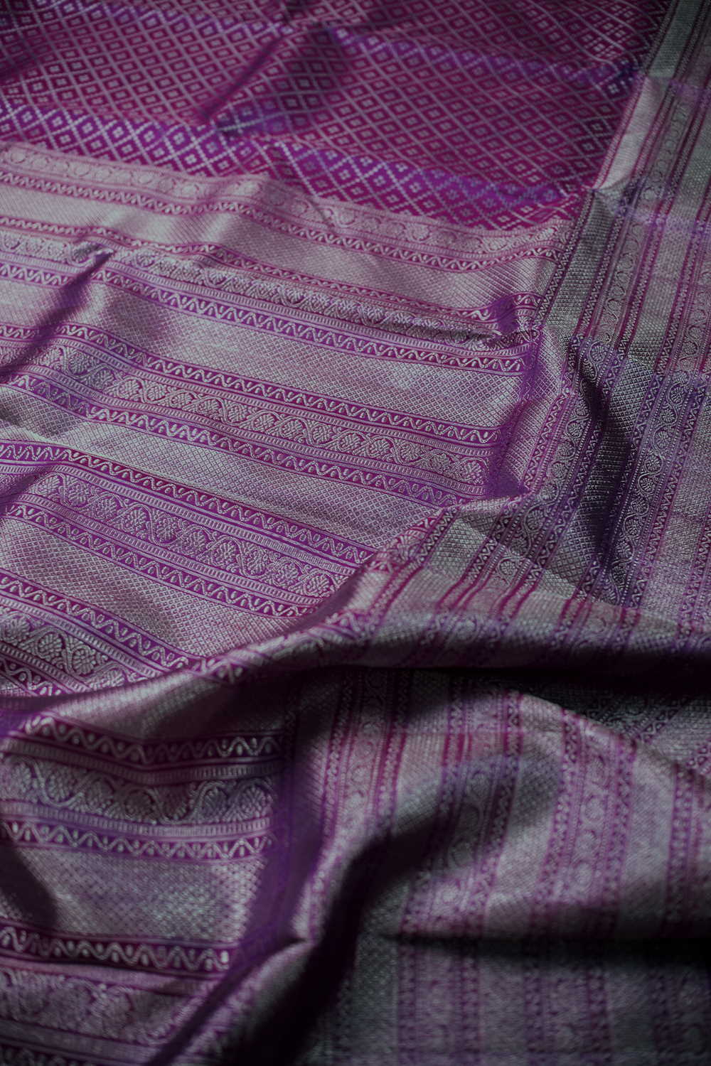 Magenta Pink Banarasi Design Bridal Kanchipuram Silk saree - Image 3