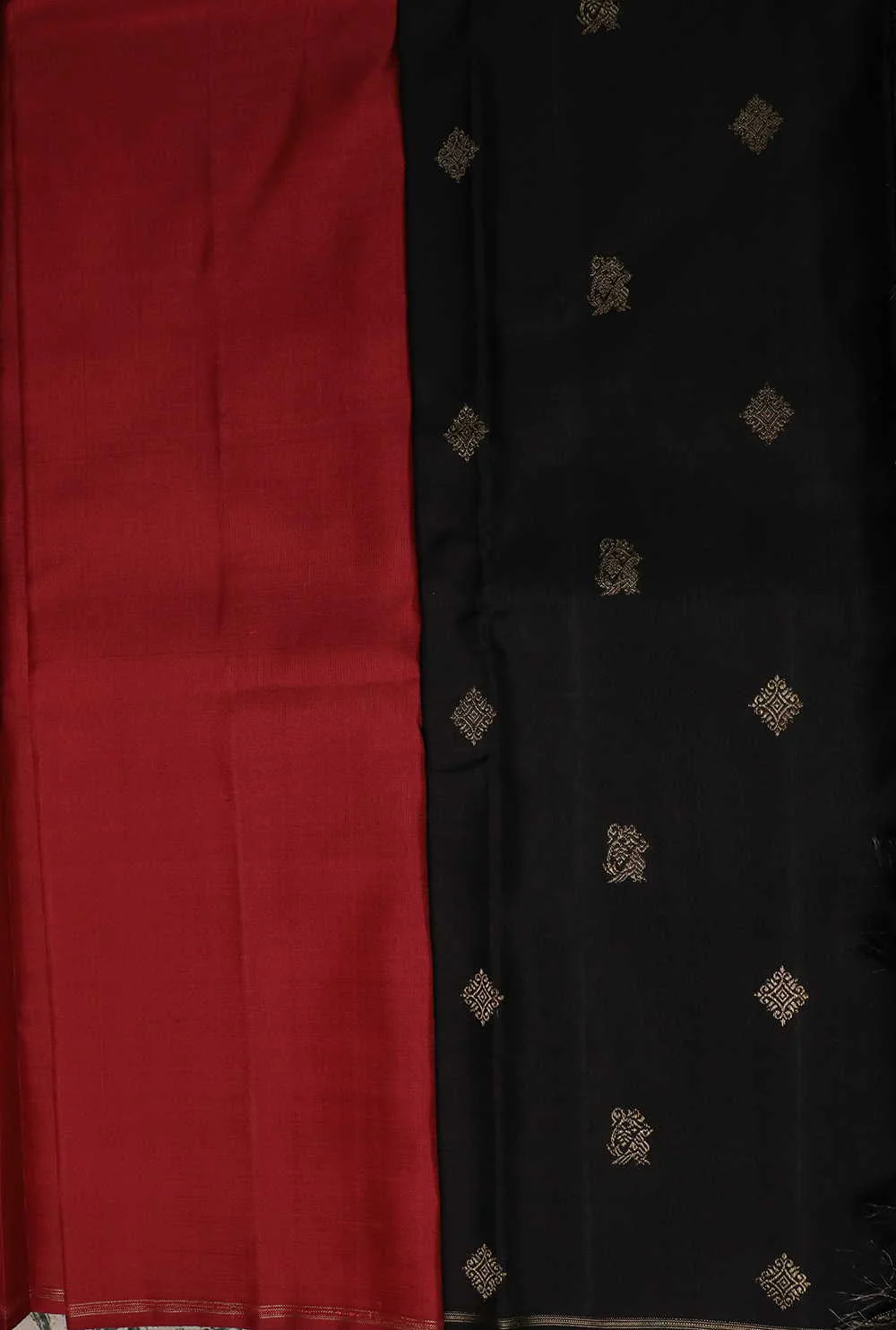 Zari Motifs on Pitch Black Kanchipuram Silk saree - Image 4