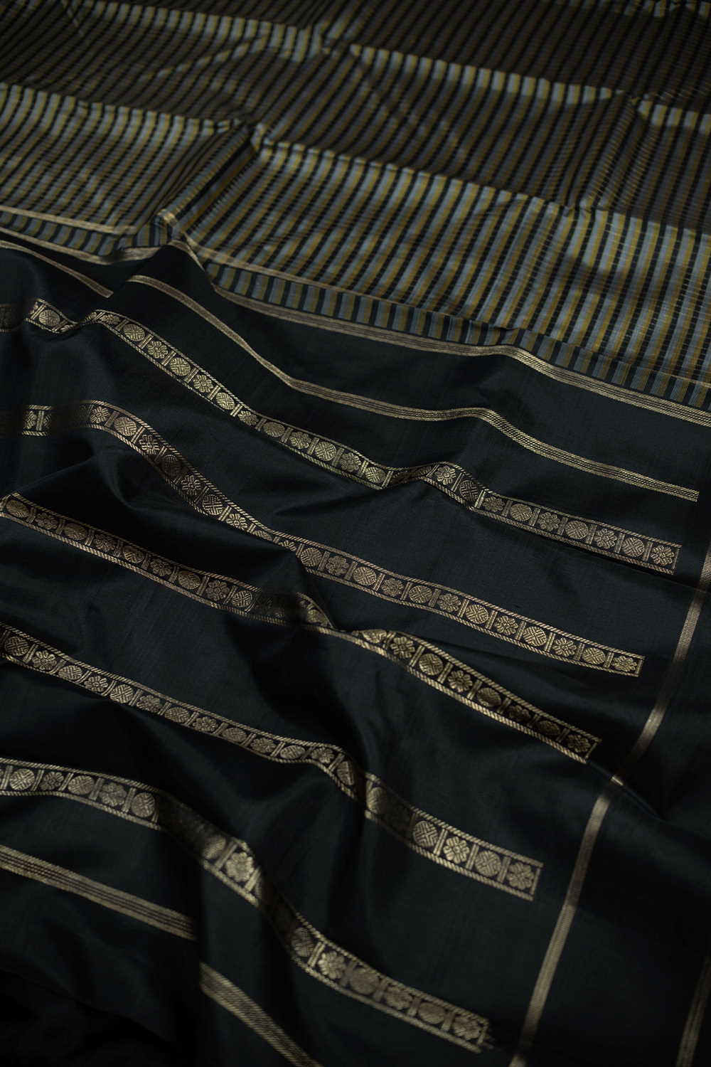 Tri Colored Checks Kanchipuram Silk saree - Image 2