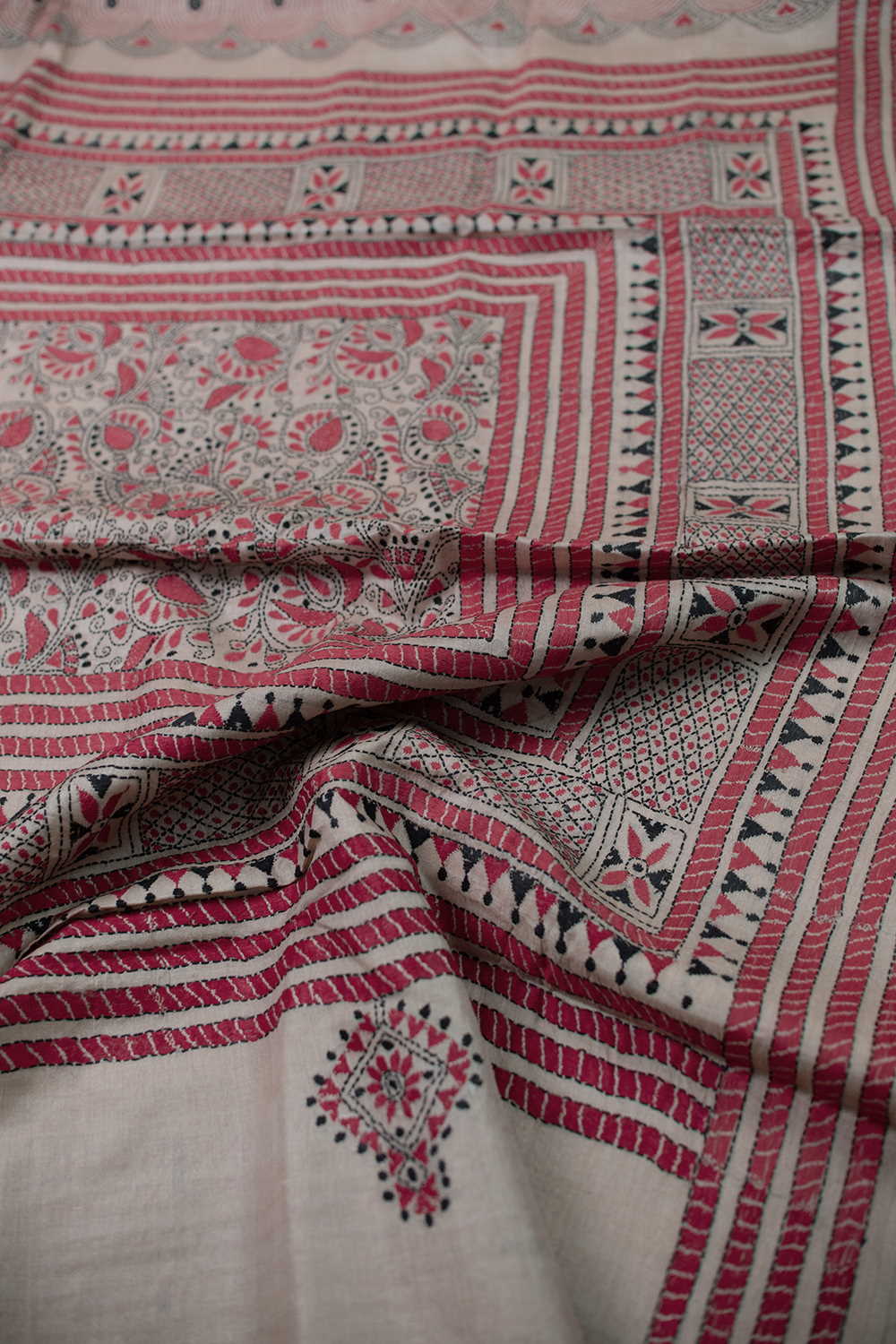 Pleasant Cream Kantha Tussar saree - Image 3