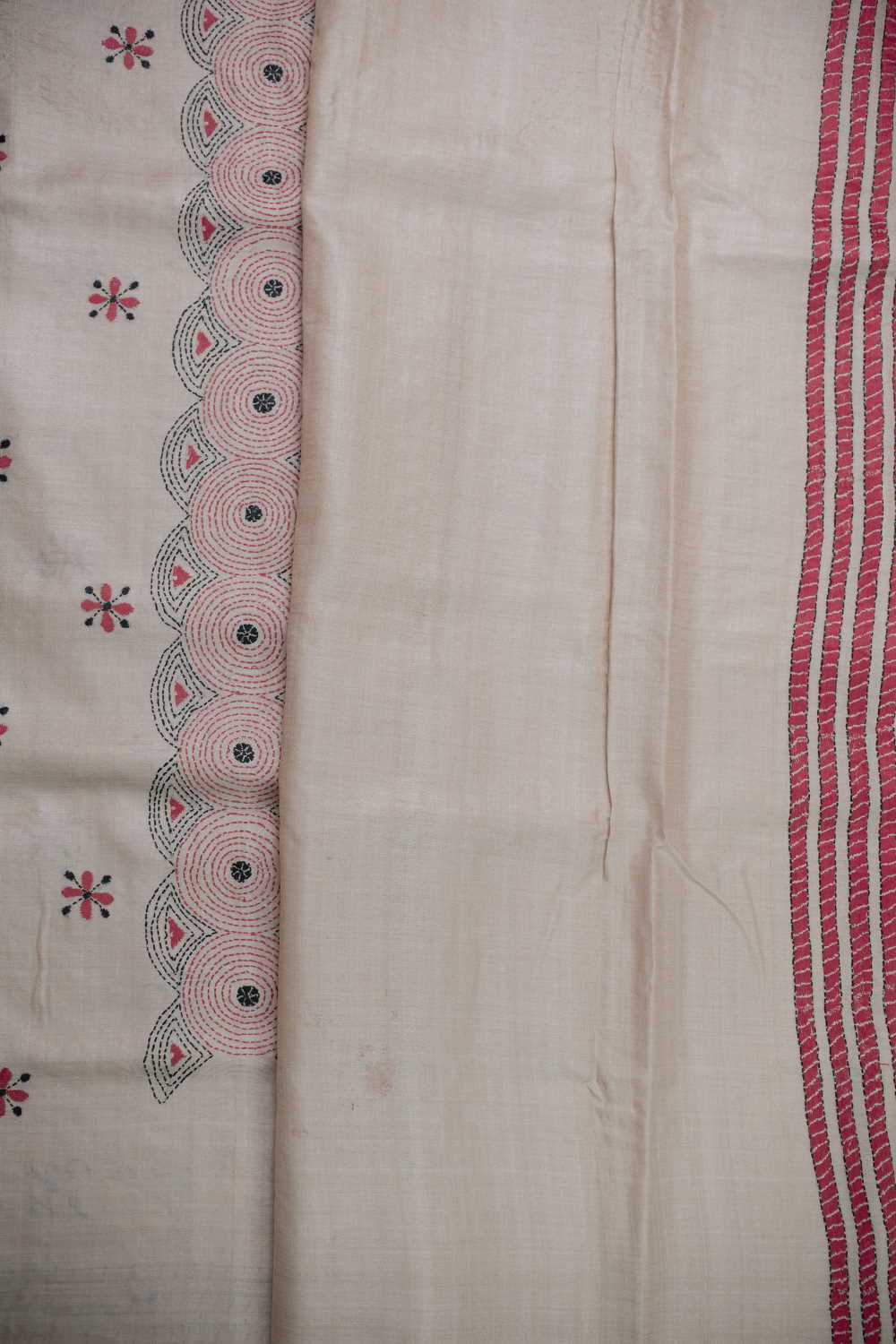 Pleasant Cream Kantha Tussar saree - Image 4