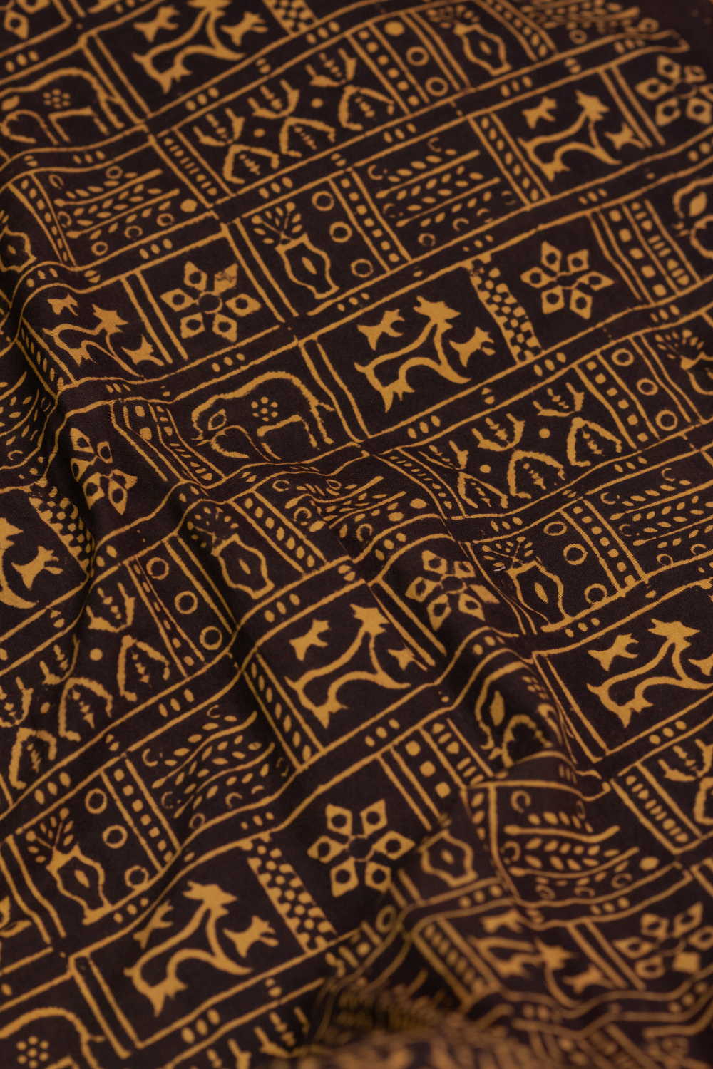 Yellow Pattern Kutch Cotton Fabric - Image 3