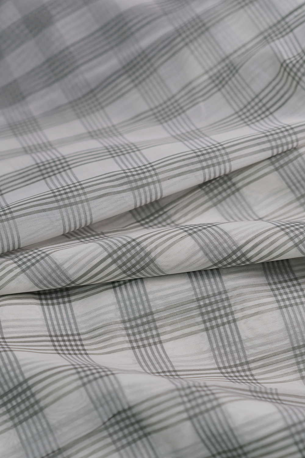 Classic Grid Pattern Maheshwari Silk Cotton Fabric - Image 2