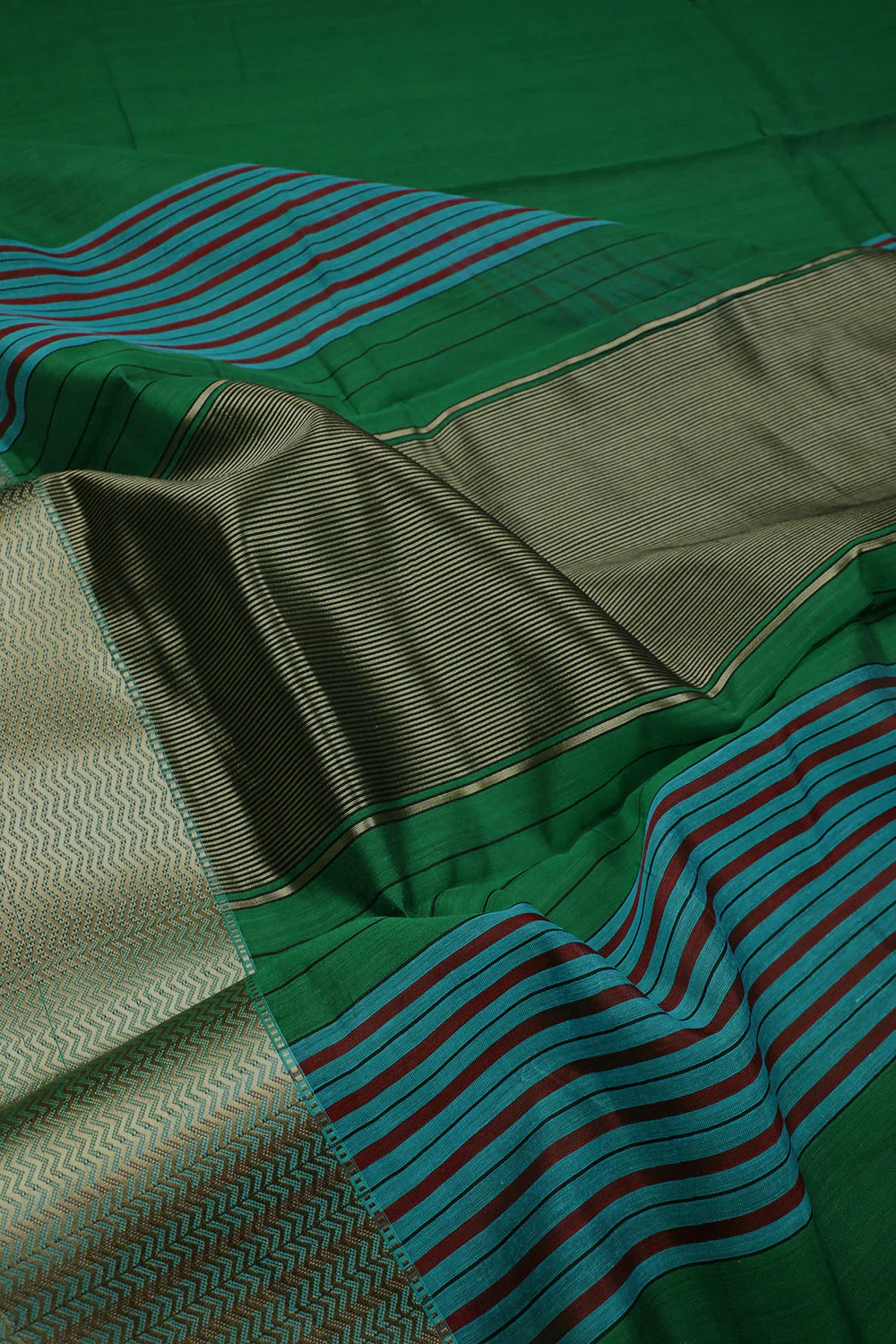 Dark Forest Green Maheshwari Silk Cotton Saree - Image 3