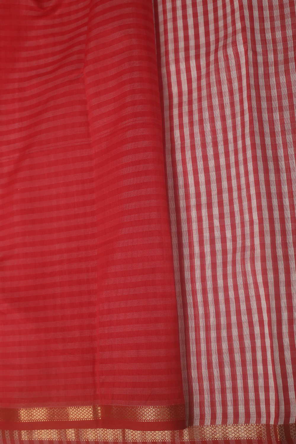 Red & Cream Checks Maheshwari Silk Cotton Saree - Image 4