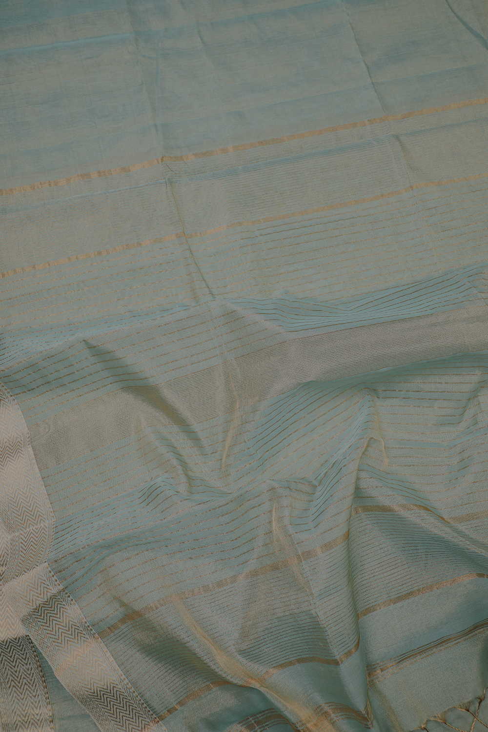 Shimmer Green Handwoven Tissue Maheshwari saree - Image 3