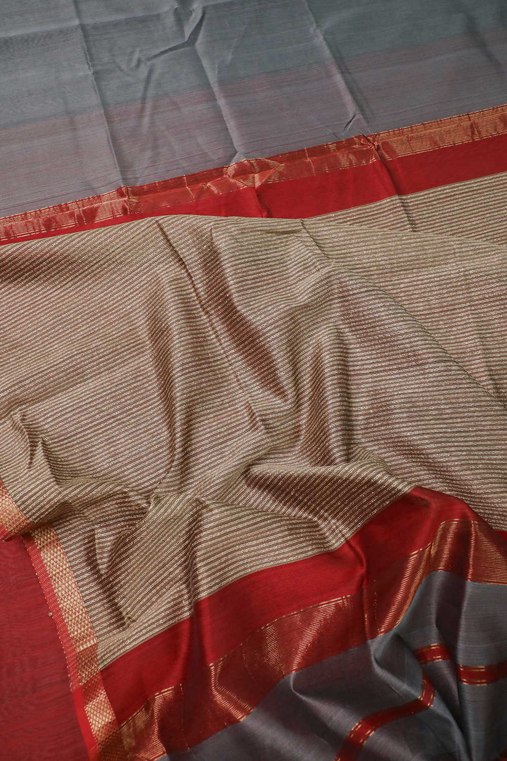 Dark Grey Maheshwari Silk Cotton Saree - Image 3