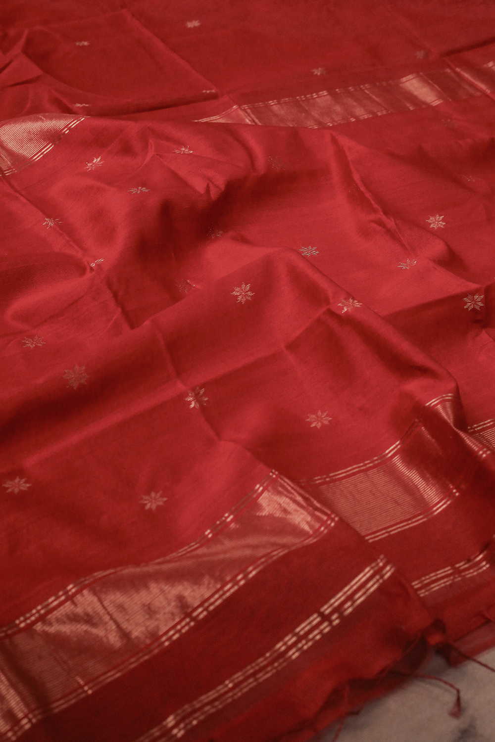 Gold Zari Butti Maheshwari Silk Cotton saree - Image 3