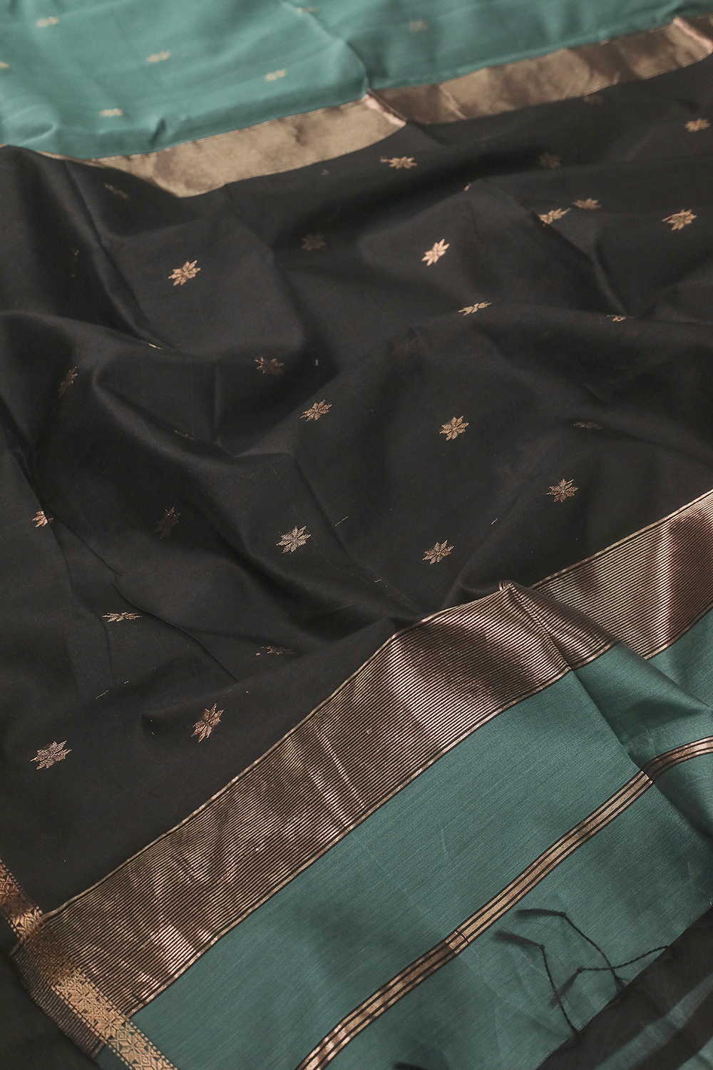 Sage Green with Zari Butta Maheshwari Silk Cotton saree - Image 3