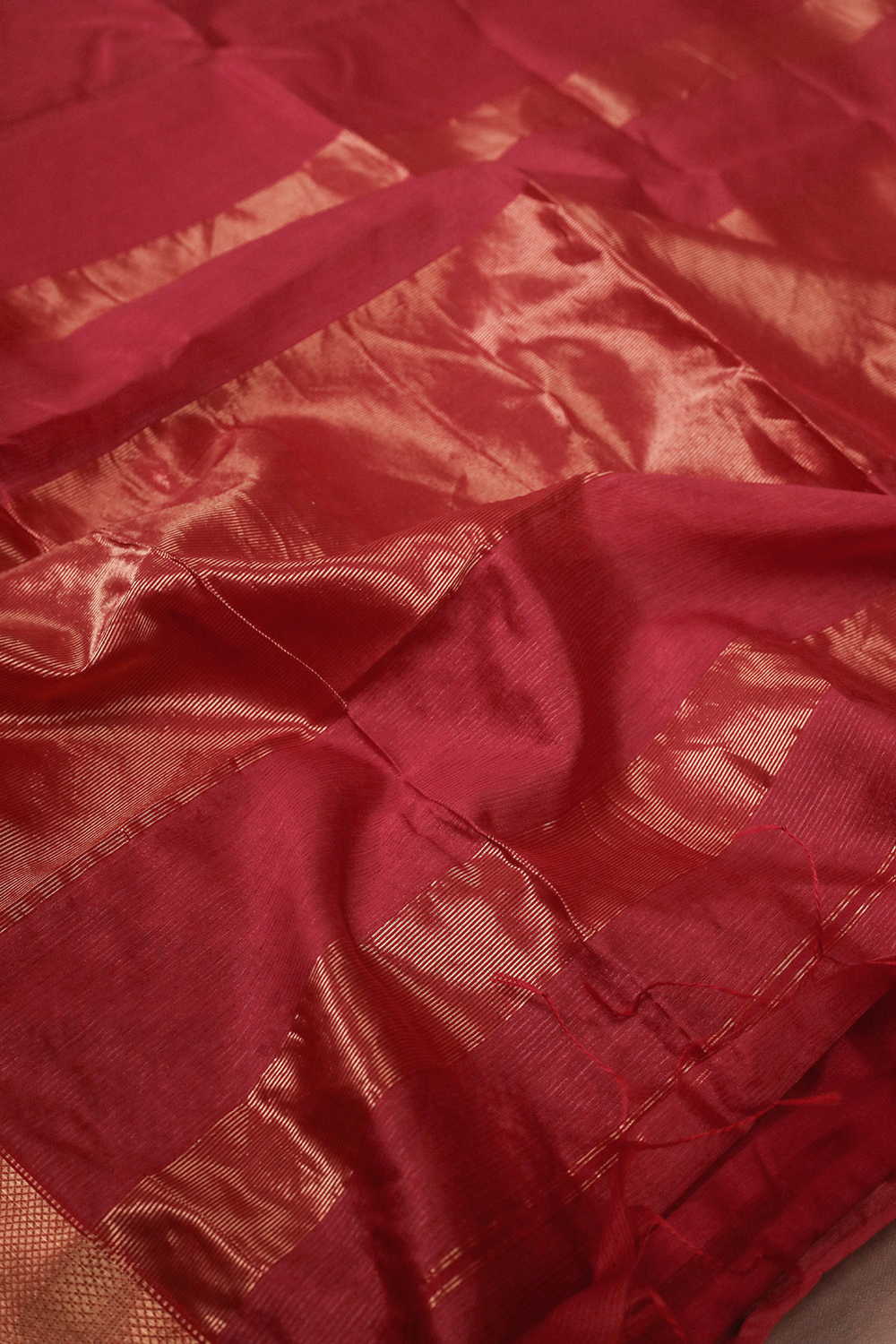 Golden Zari Border Maheshwari Silk Cotton saree - Image 3