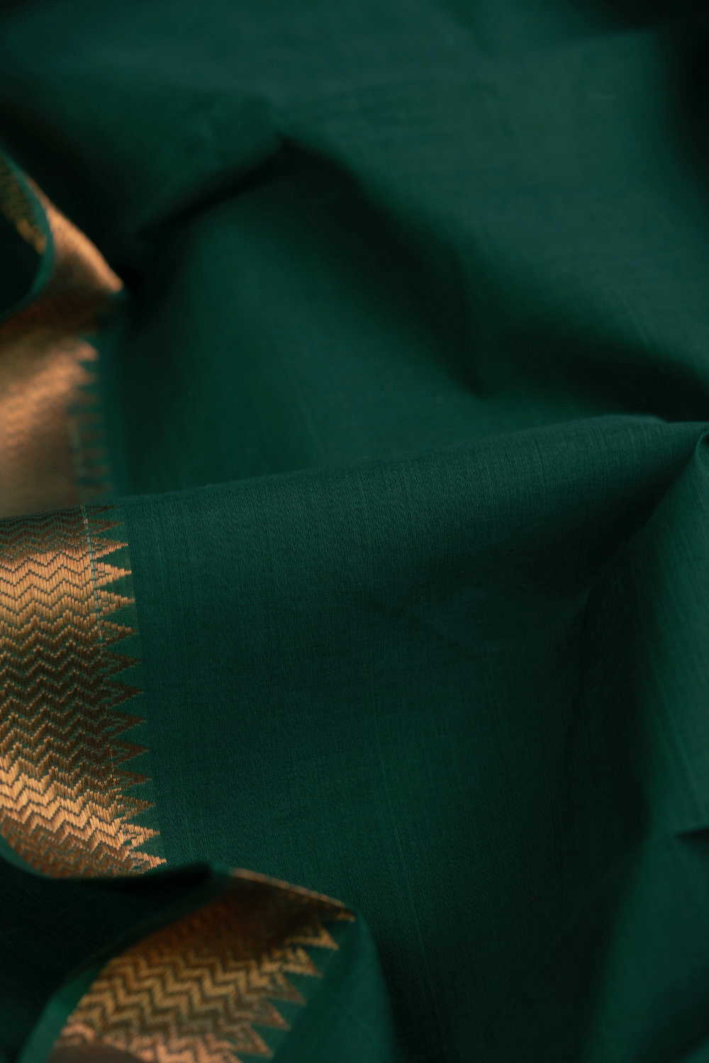 Leaf Green Mangalagiri Border Cotton Fabric - Image 3