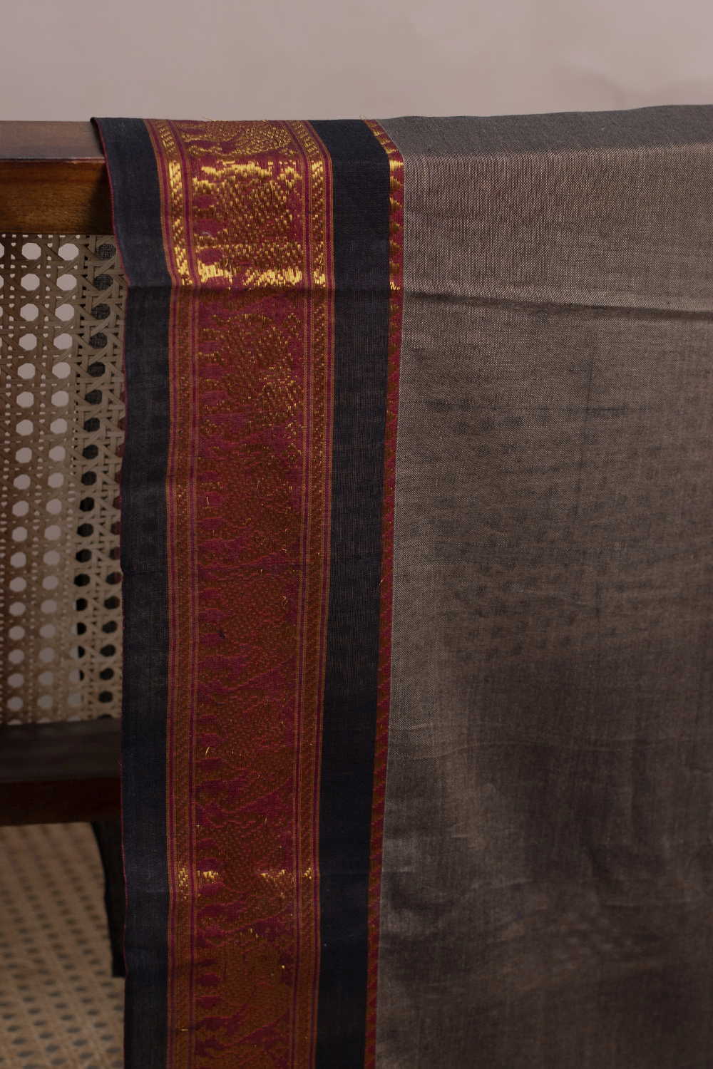 Grey with Zari Elephant Border Narayanpet Fabric - Image 3