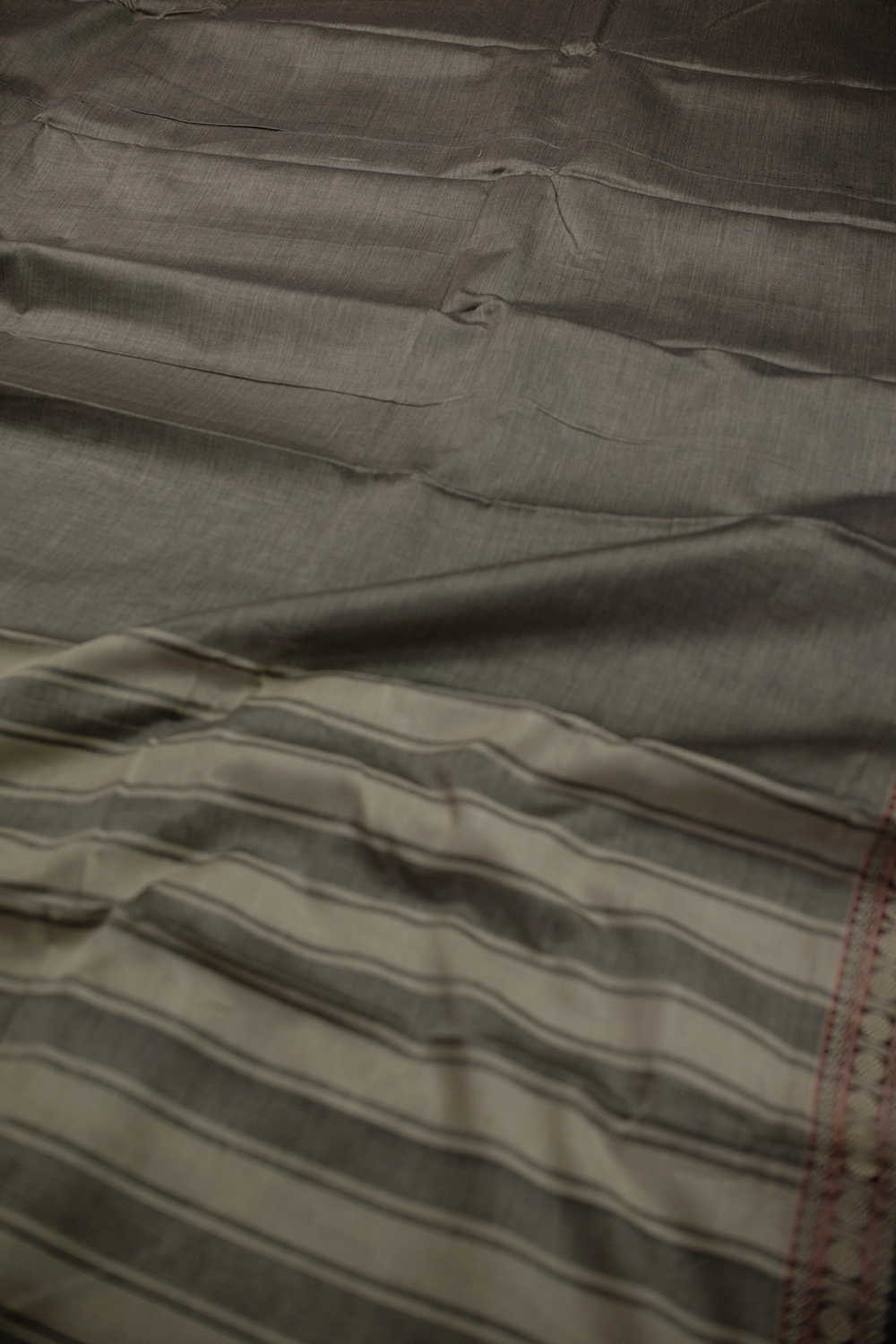 Shade of Grey Narayanpet Cotton saree - Image 3