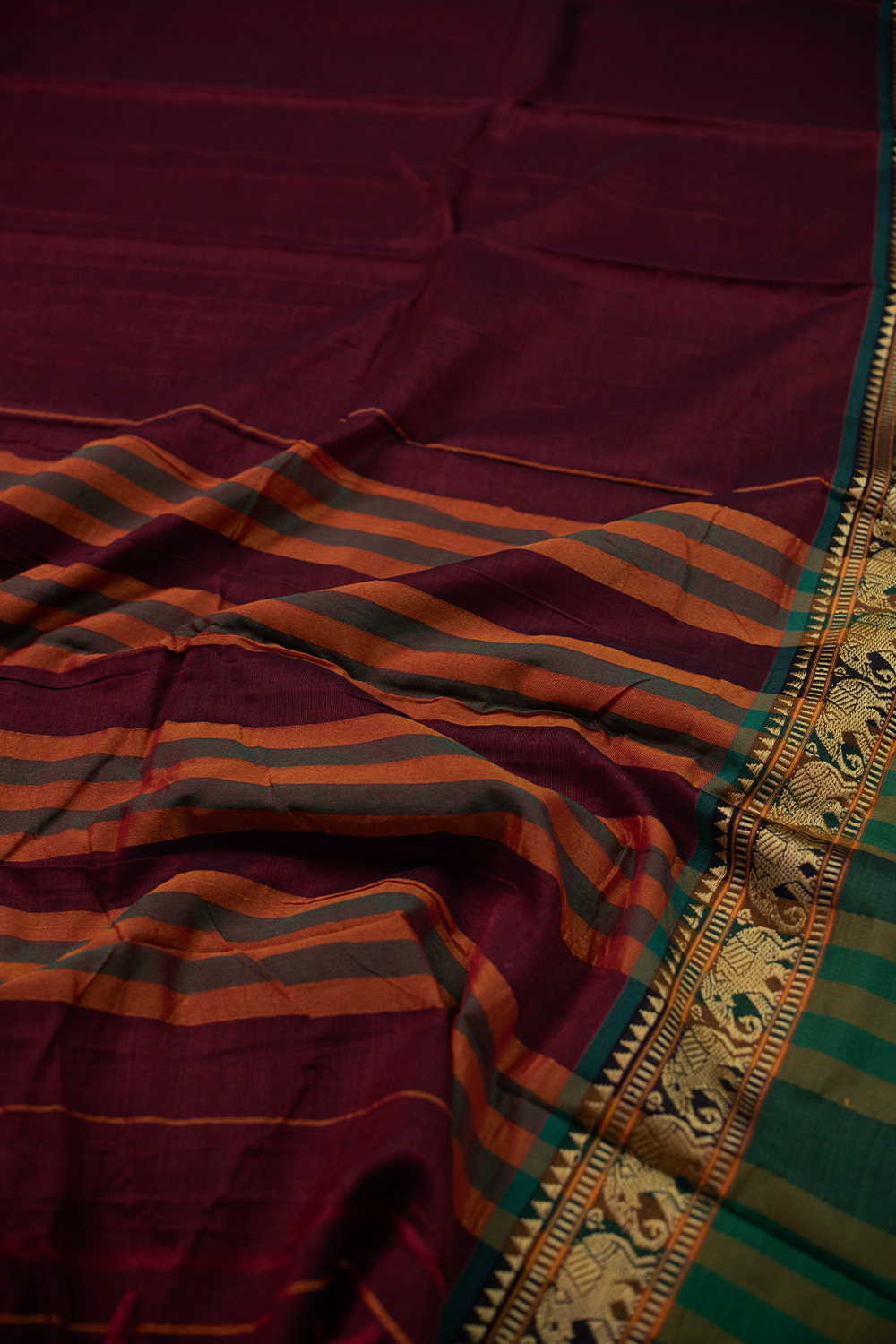 Maroon with Green Border Narayanpet Cotton saree - Image 3