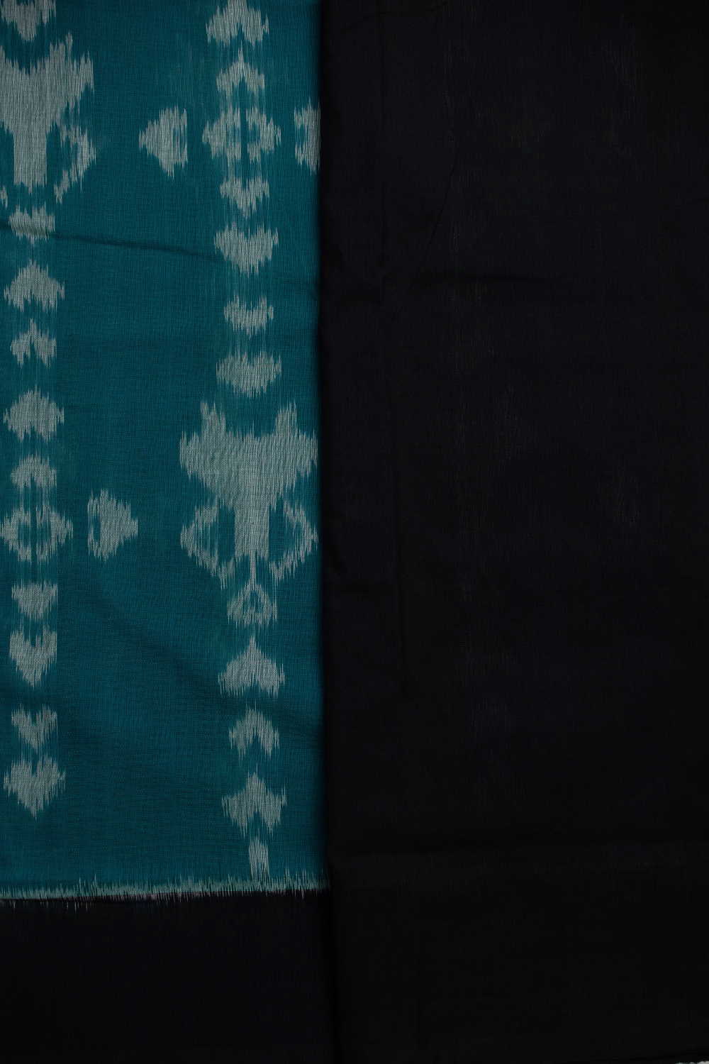 Grey Pattern on Peacock Blue Ikat Cotton saree - Image 4