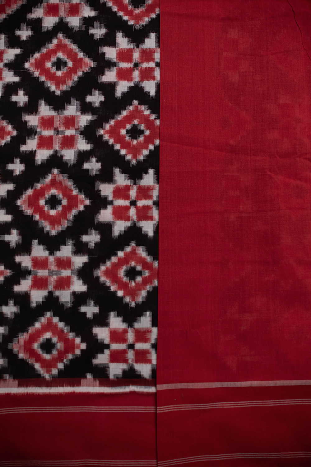 Maroon Pattern on Black Telia Rumal Cotton Saree - Image 4