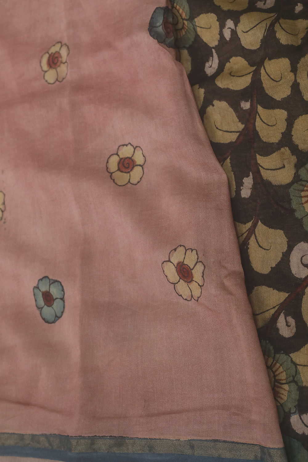 Leafy Floral Painted kalamkari Silk Cotton saree - Image 4