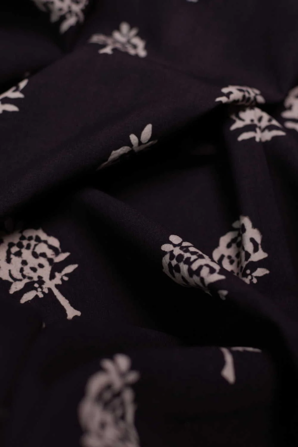 Cream Butta Ajrak Cotton Fabric - 1.8m - Image 3
