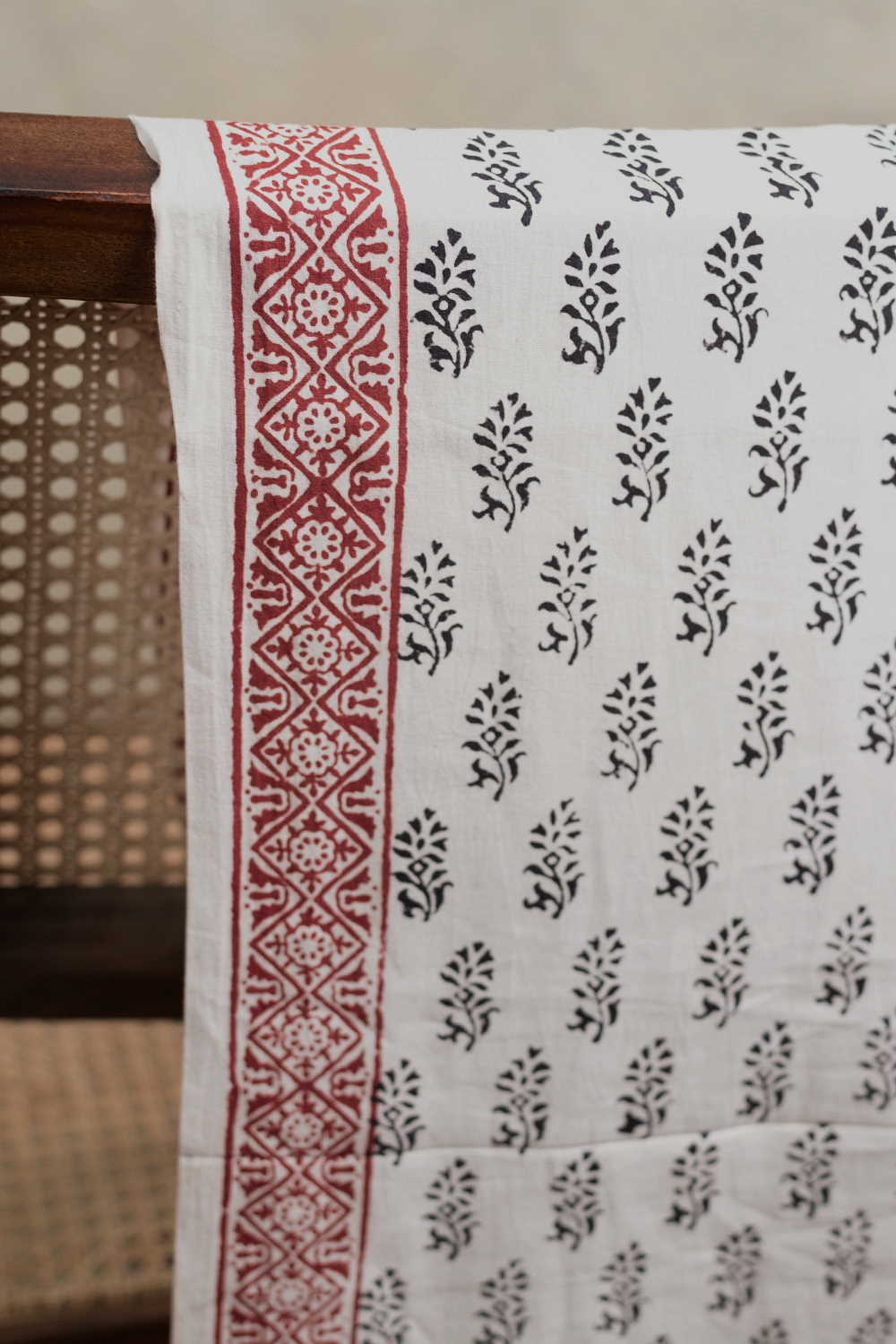 Daisy Cream Bagh Cotton Fabric - 0.6m