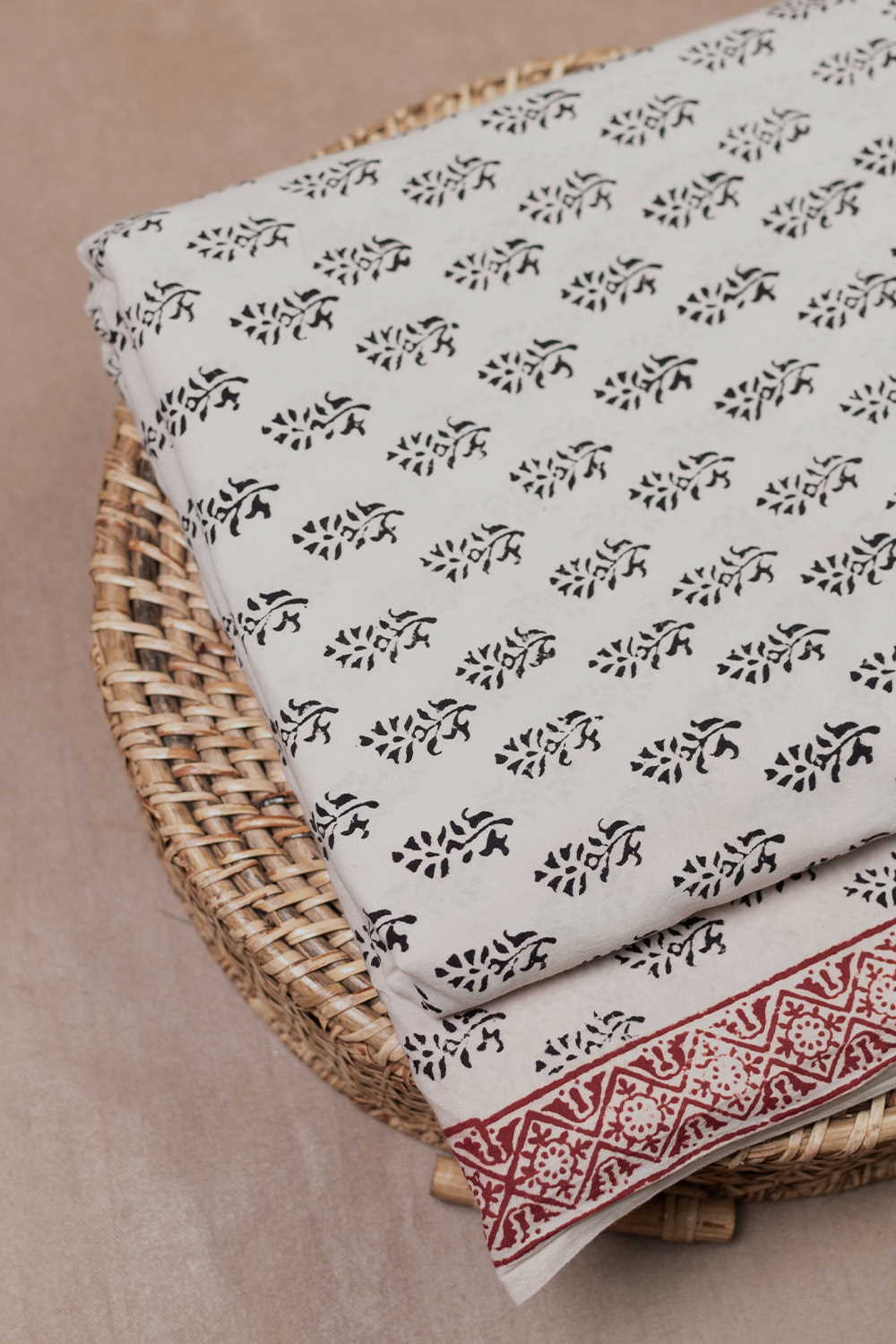 Daisy Cream Bagh Cotton Fabric - 0.6m - Image 3
