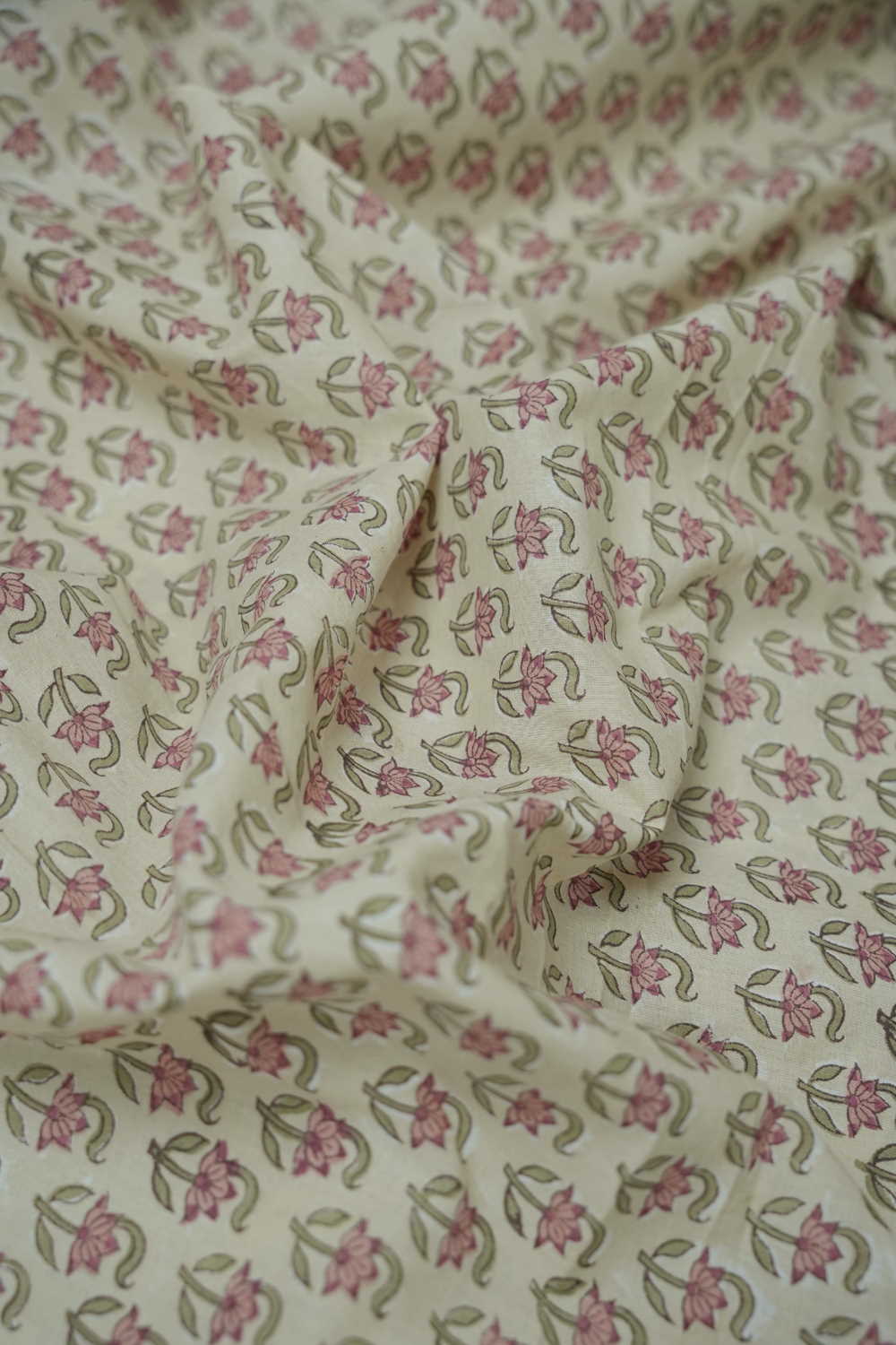 Little Floral Butta Mughal Sanganeri Cotton Fabric - 1.6m - Image 3