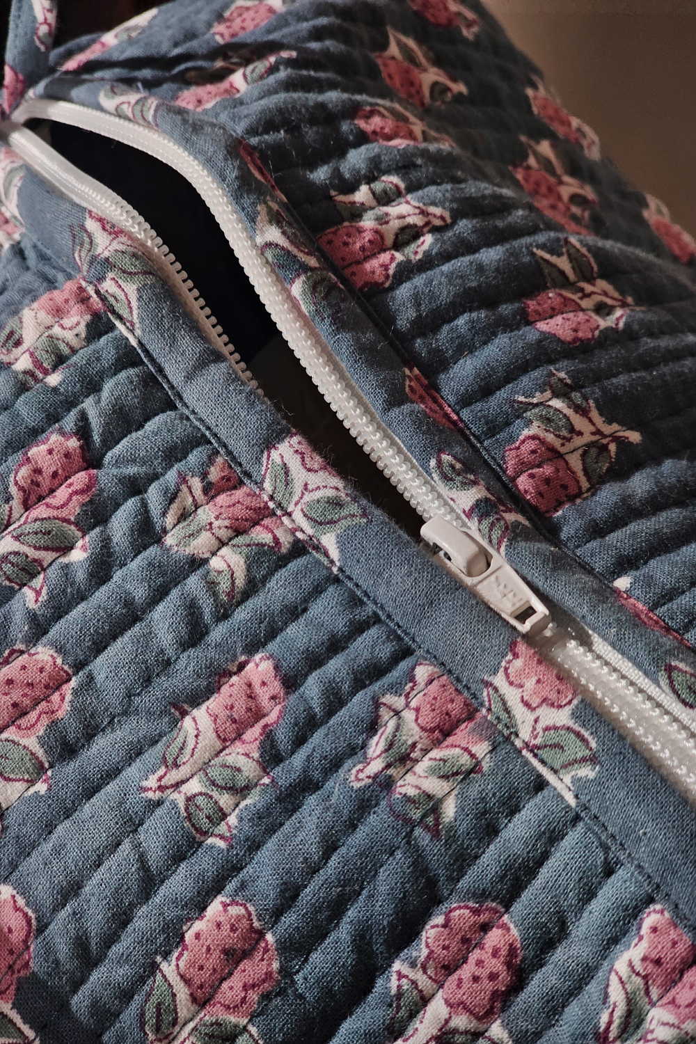 Heritage Journey Sanganeri Duffle Bag - Image 5