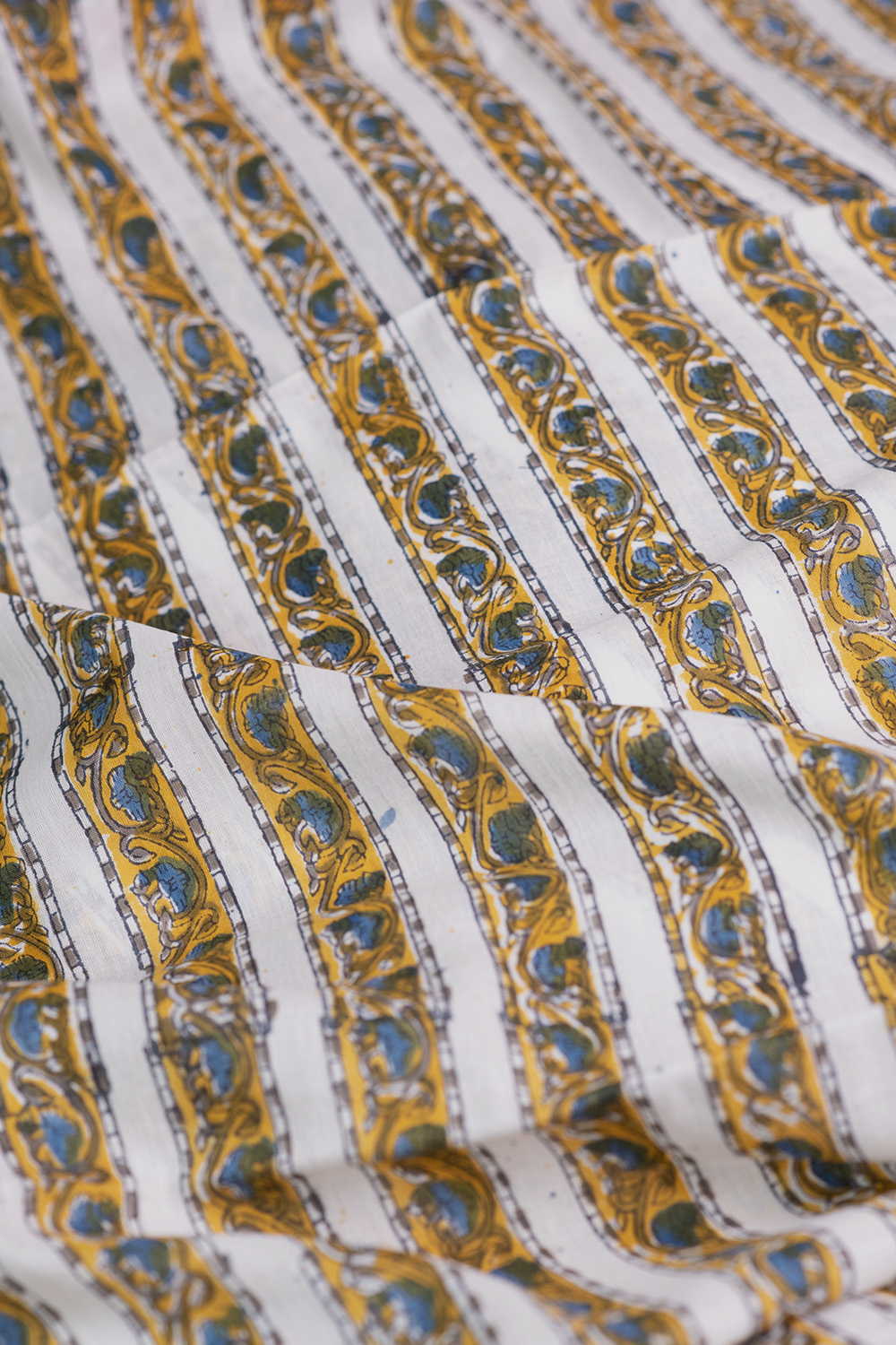 Flowing Bloom Sanganeri Mul Cotton Fabric - Image 3