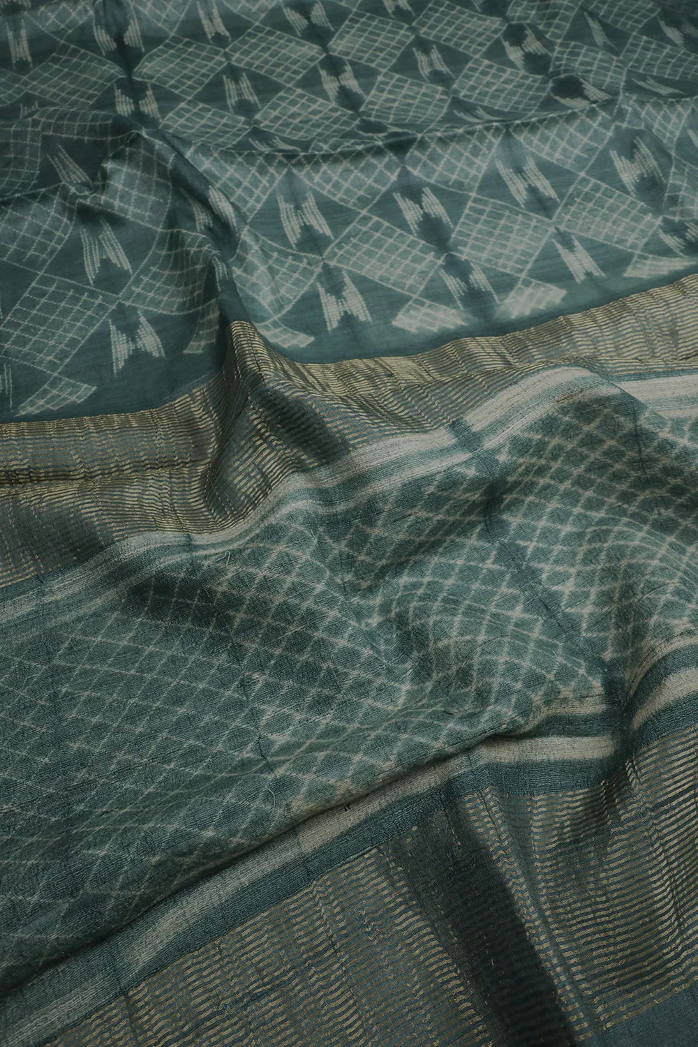 Patterns on Green Tussar Silk Shibori Saree - Image 3